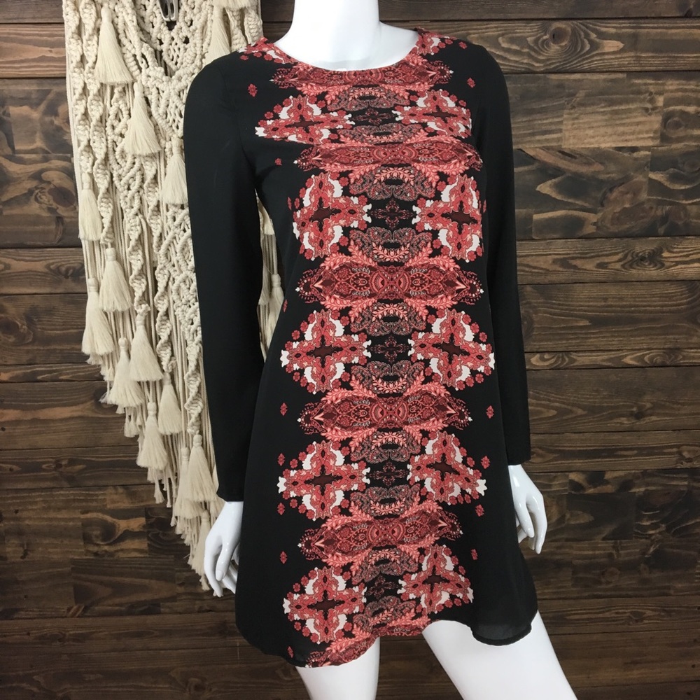 Xhilaration | Printed Open Back‎ Long Sleeve Dress